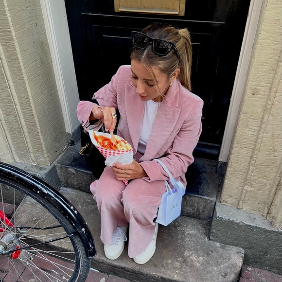 Meet your Posher, Melody - Picture 3 of 5